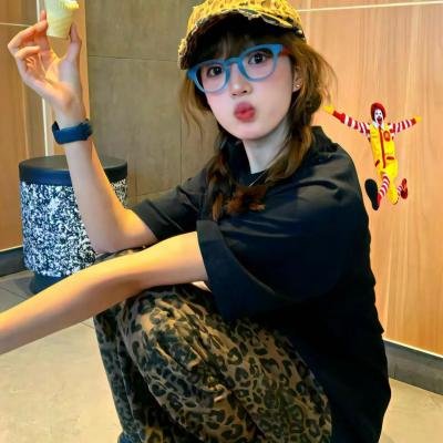 布劳涅森林的女人们